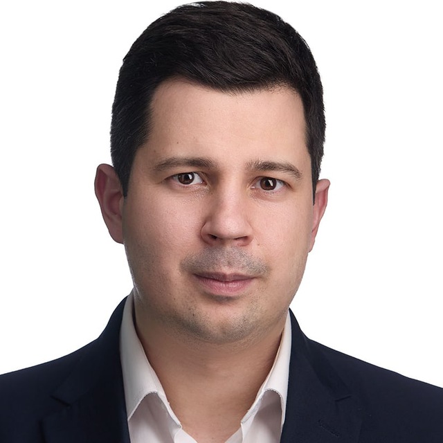 Руслан Султанов