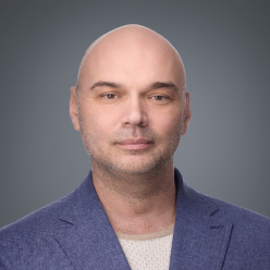 Андрей Макаренко